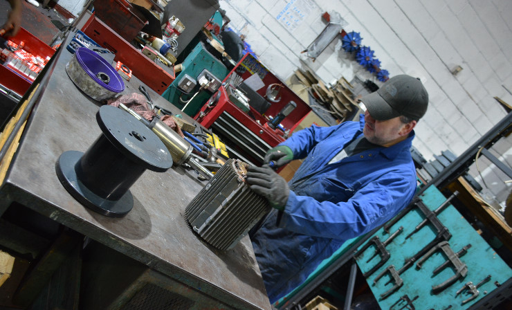 Manufacturing & Engineering Courier Manufacturing & Engineering Courier